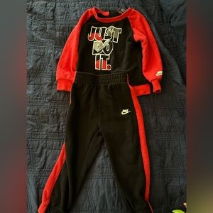 Nike Crewneck Sweatsuit 18m